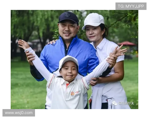 刘国梁女儿赢赢15岁勇夺高尔夫职业赛首冠 曾3岁练球8岁获世界冠军